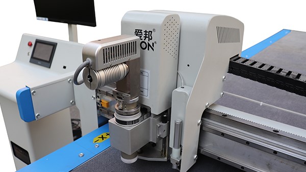 想把廣告切割工藝變簡單，那就提前認識一下這款切割機。