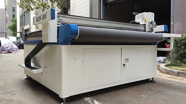 電腦數(shù)控智能布料切割機(jī)